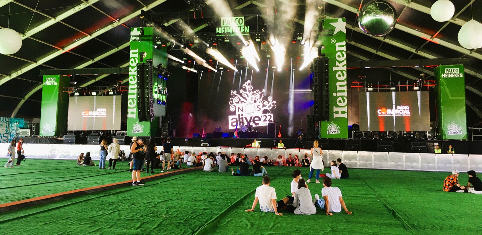 Sistema técnico no palco Heineken no NOS Alive